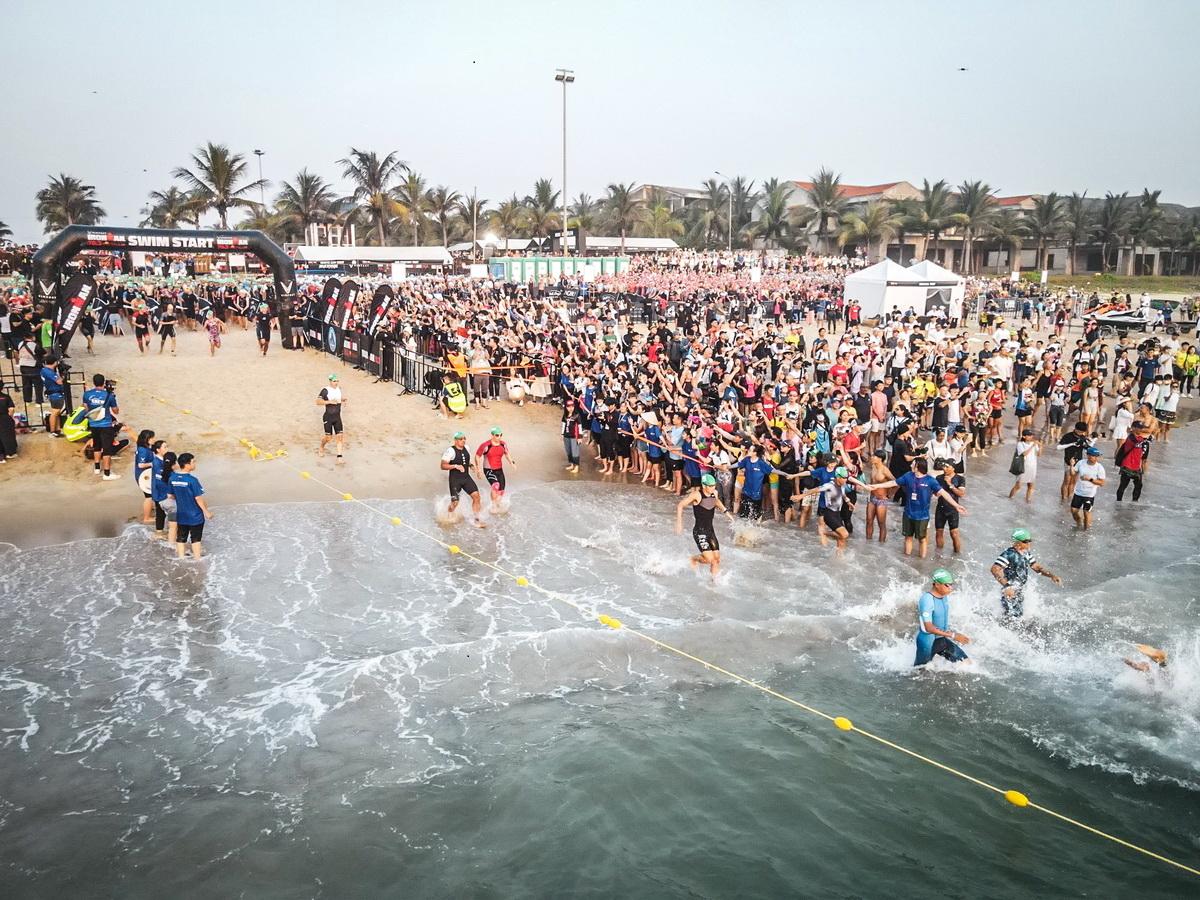 Gần 3.000 vận động viên trong nước và quốc tế tham dự mùa giải VinFast IRONMAN 70.3 Việt Nam năm nay.