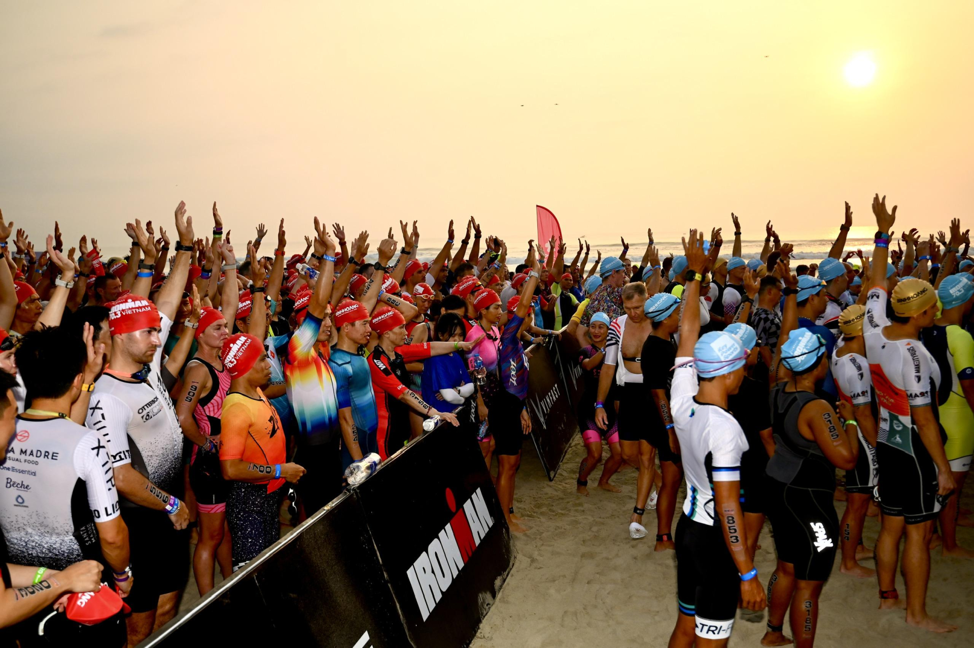 Giải ba môn phối hợp VinFast IRONMAN 70.3 Việt Nam 2024 đã khép lại thành công với gần 3.000 vận động viên tham dự.