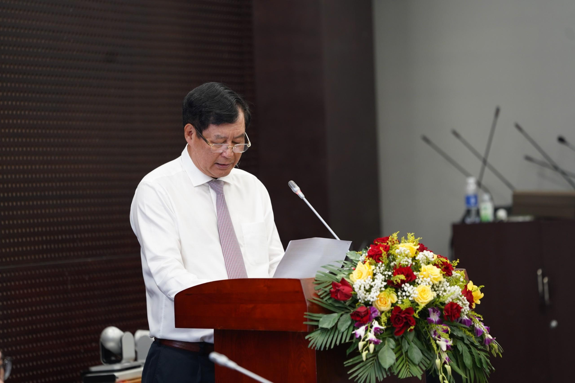 TS. Trần Công Phàn, Phó Chủ tịch thường trực kiêm Tổng thư ký Hội Luật gia Việt Nam phát biểu tại hội thảo.