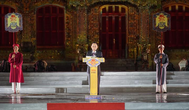 Bí thư Trung ương Đảng, Trưởng Ban đối ngoại Trung ương Lê Hoài Trung phát biểu tại buổi lễ.
