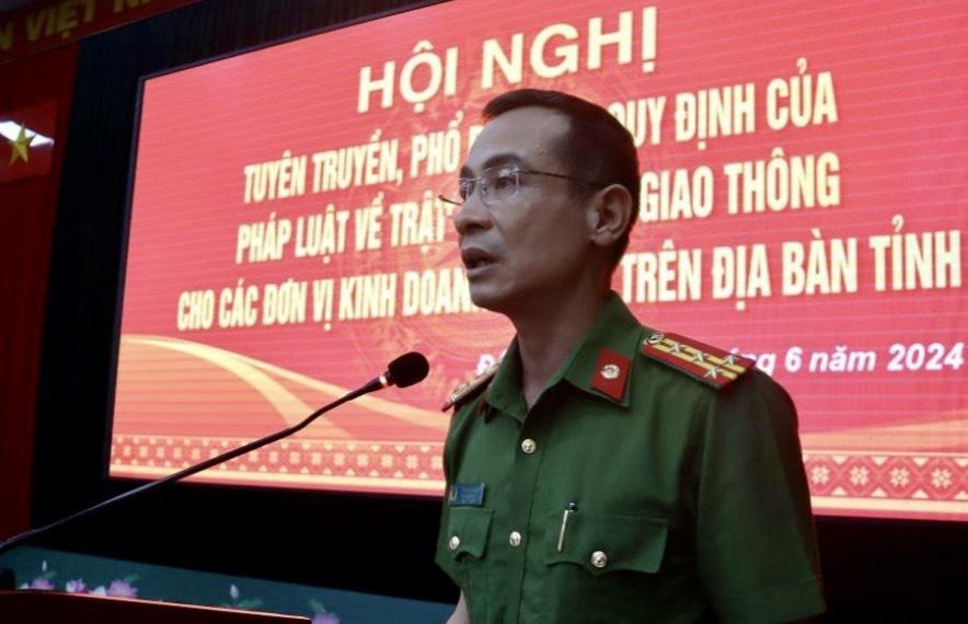 Đại tá Trần Bình Hưng - Phó Giám đốc Công an tỉnh Đắk Lắk phát biểu tại hội nghị.