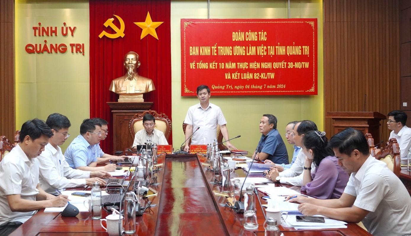 Ông Lê Quang Tùng - Bí thư Tỉnh ủy Quảng Trị phát biểu tại buổi làm việc.