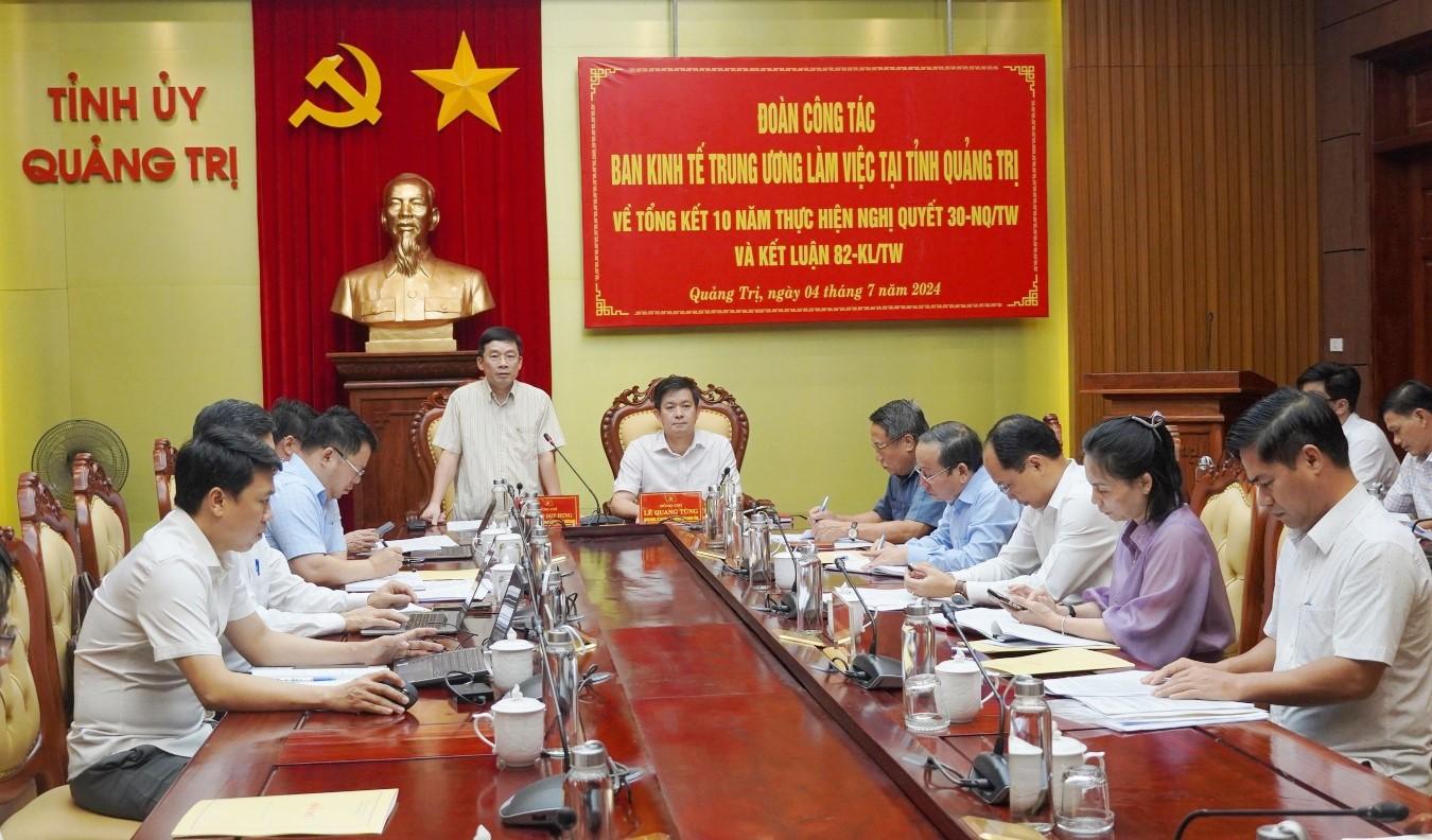 Phó Trưởng Ban điều hành Ban Kinh tế Trung ương Nguyễn Duy Hưng đánh giá cao nỗ lực của tỉnh trong triển khai Nghị quyết số 30 và Kết luận số 82 của Bộ Chính trị.