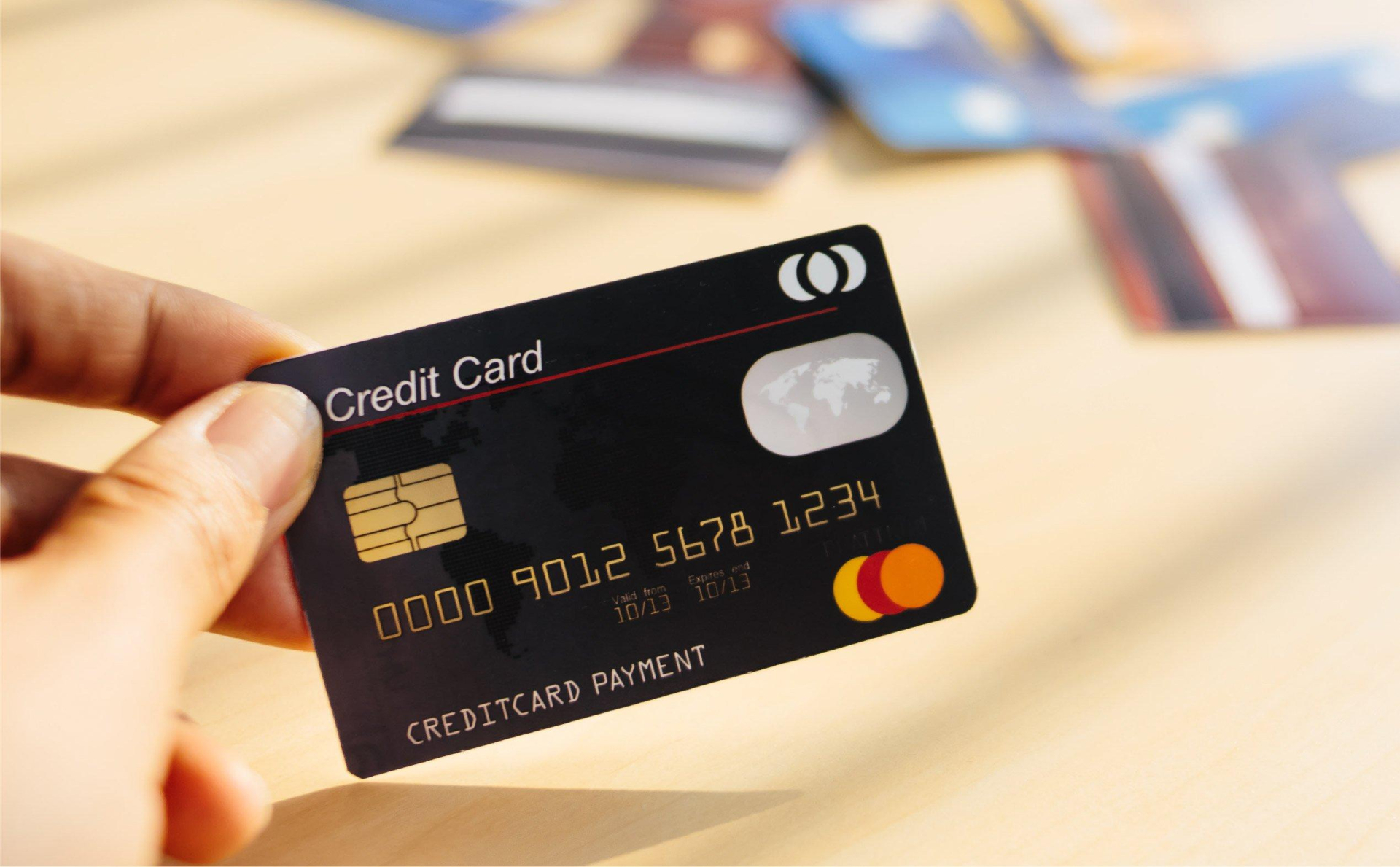 Tính đến tháng 7/2023 đã có 15 ngân hàng thương mại đang thực hiện phát hành thẻ tín dụng nội địa với tổng số lượng thẻ phát hành là hơn 800