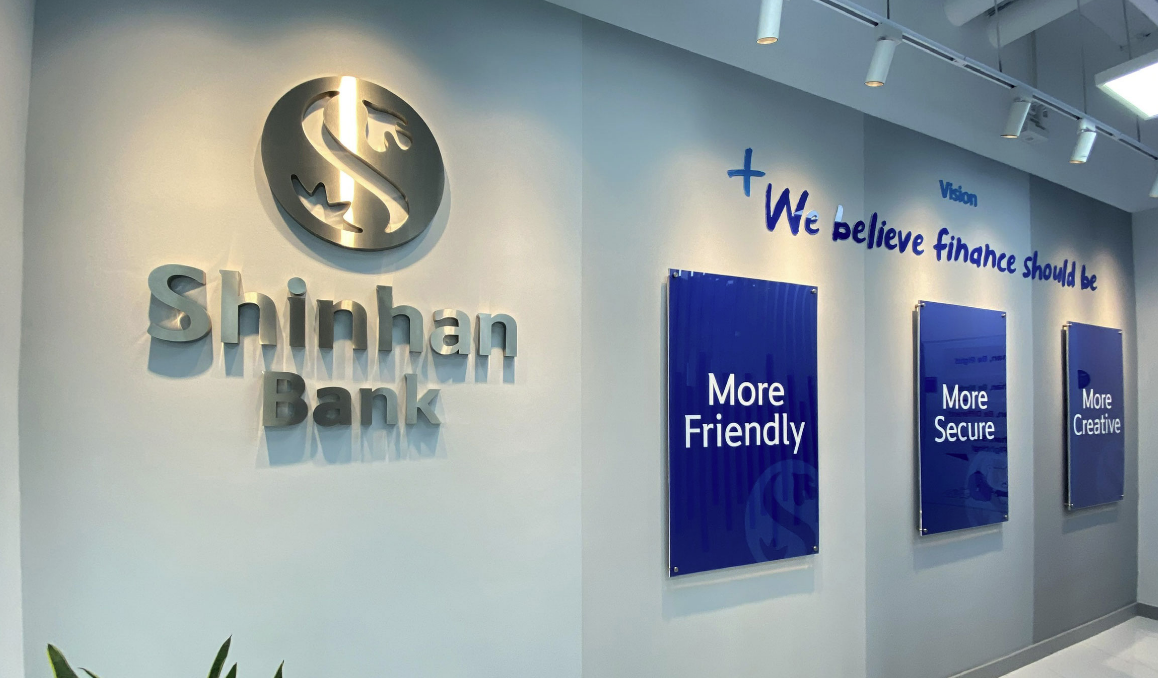 Shinhan Bank: Ngân hàng có 100% vốn nước ngoài - ảnh 2