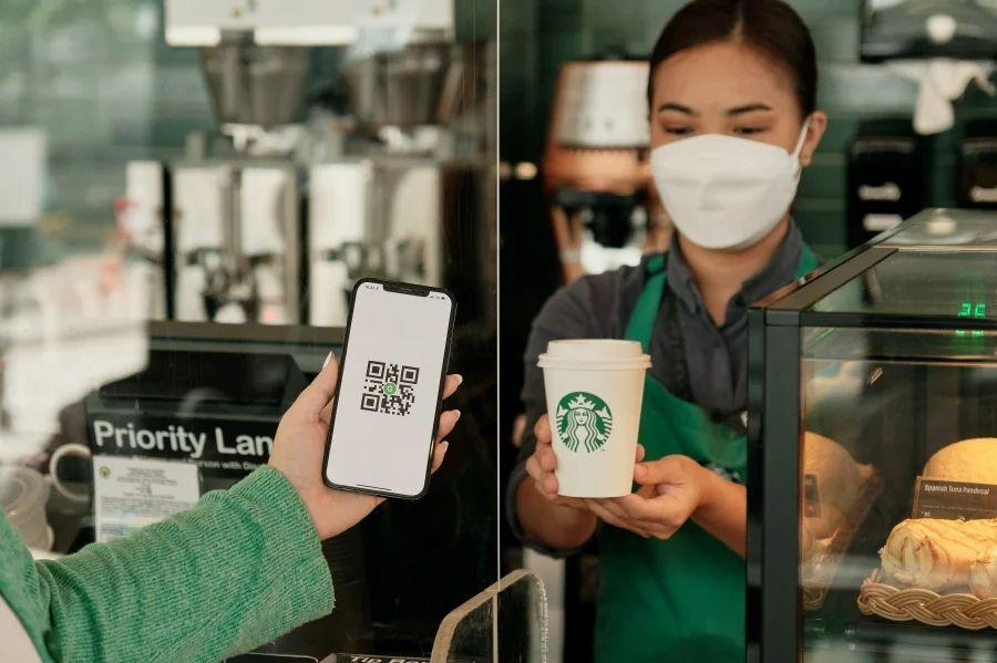 
Starbucks hợp tác với rất nhiều công ty công nghệ
