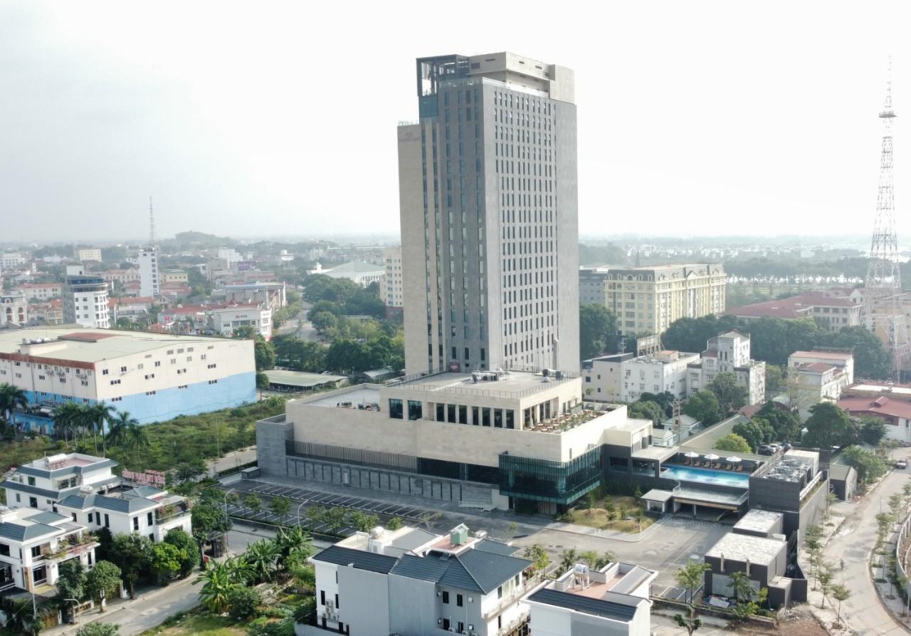 Tổ hợp dịch vụ văn phòng, khách sạn 5 sao và khu nhà ở Bảo Quân của Công ty Cổ phần Đầu tư và xây dựng Bảo Quân ở TP. Vĩnh Yên bị chậm tiến độ.
