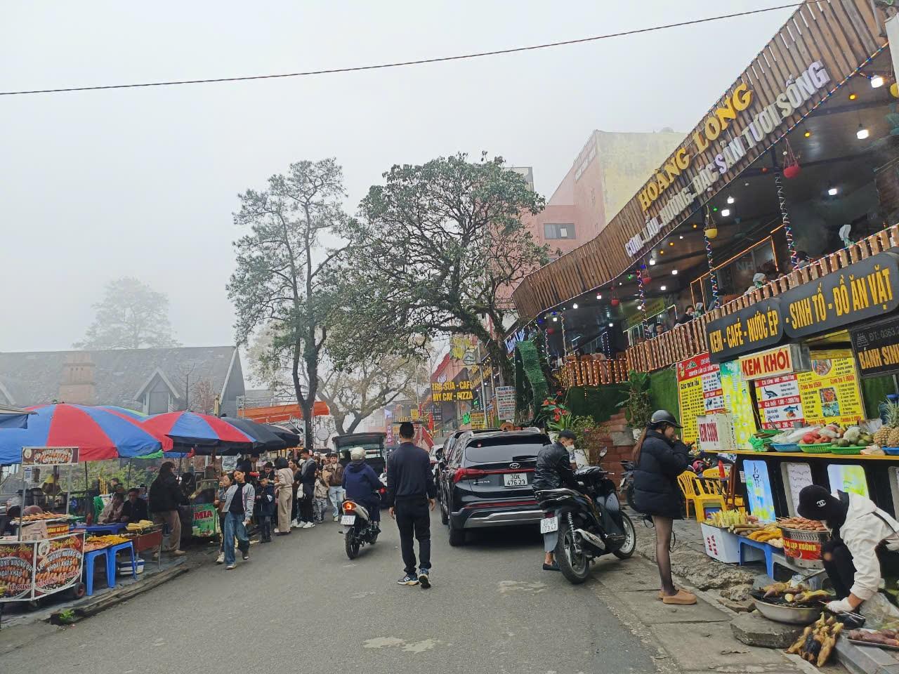 Thị trấn Tam Đảo(Vĩnh Phúc): Rộn ràng công tác tuyên truyền và đón khách dịp 30/4 - ảnh 4 Thị trấn Tam Đảo(Vĩnh Phúc): Rộn ràng công tác tuyên truyền và đón khách dịp 30/4 - ảnh 4
