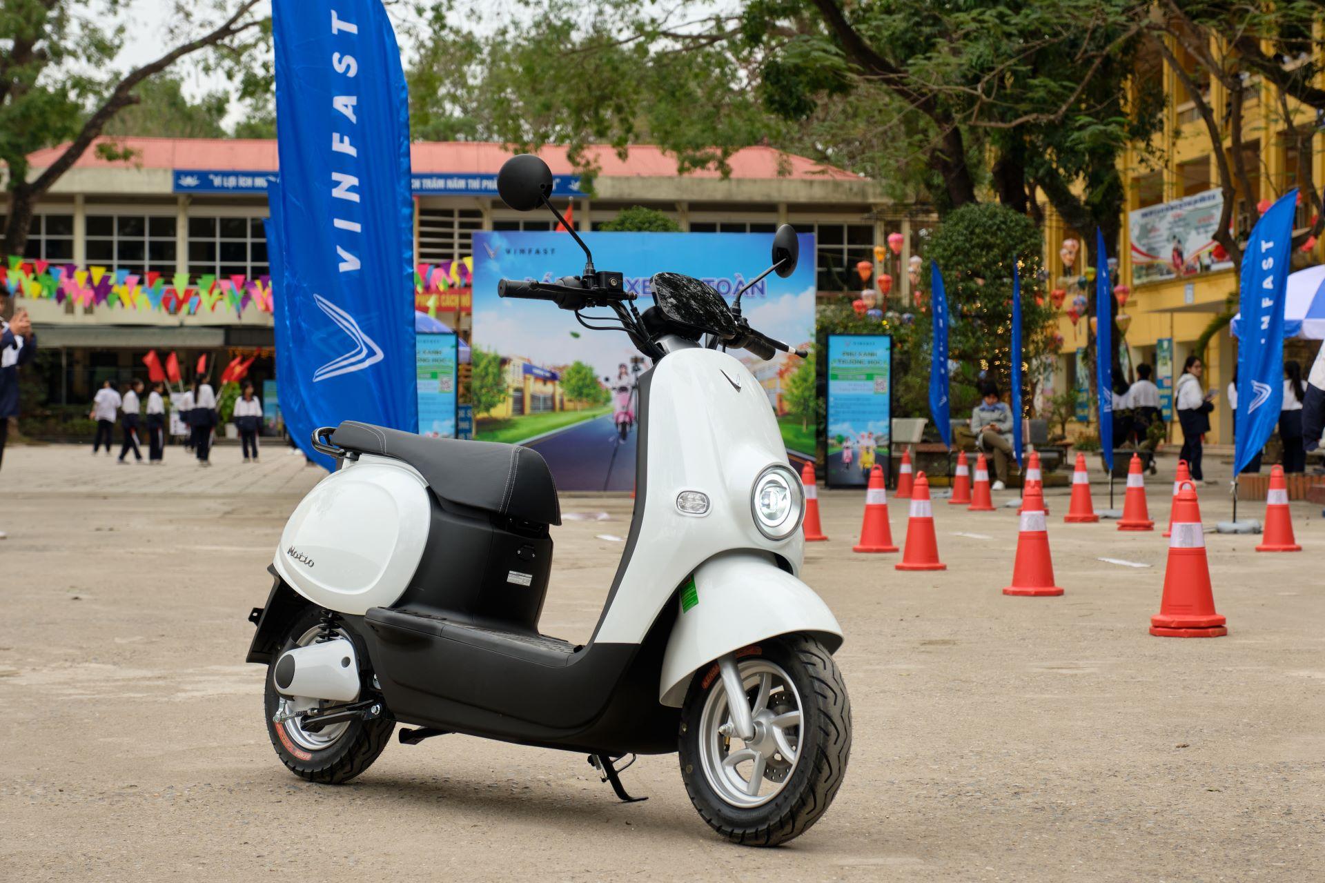 Xe điện giá tốt hơn hẳn xe xăng, sạc miễn phí: VinFast đang tạo ra xu hướng mới trên thị trường xe máy Việt - ảnh 2 Xe điện giá tốt hơn hẳn xe xăng, sạc miễn phí: VinFast đang tạo ra xu hướng mới trên thị trường xe máy Việt - ảnh 2