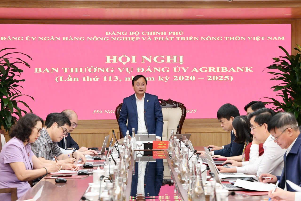 Đảng ủy, Hội đồng Thành viên, Ban Điều hành Agribank xác định, phát triển khoa học công nghệ, đổi mới sáng tạo, chuyển đổi số là đột phá quan trọng hàng đầu trong chiến lược phát triển của Agribank Đảng ủy, Hội đồng Thành viên, Ban Điều hành Agribank xác định, phát triển khoa học công nghệ, đổi mới sáng tạo, chuyển đổi số là đột phá quan trọng hàng đầu trong chiến lược phát triển của Agribank