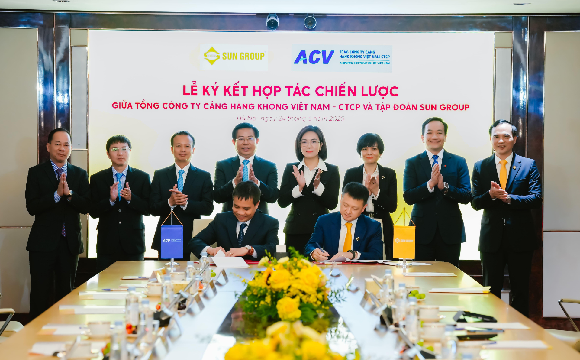 Lễ ký kết hợp tác chiến lược giữa ACV và Tập đoàn Sun Group. Lễ ký kết hợp tác chiến lược giữa ACV và Tập đoàn Sun Group.