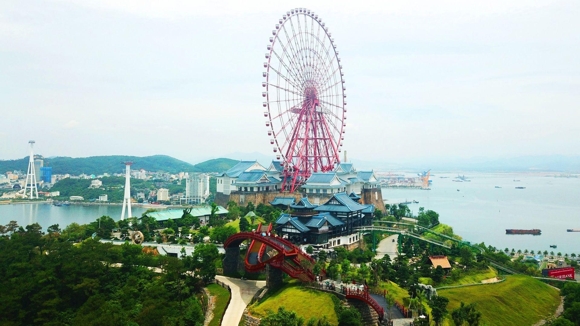 Tổ hợp công viên Sun World Ha Long nằm trong quần thể Sun Elite City. Tổ hợp công viên Sun World Ha Long nằm trong quần thể Sun Elite City.