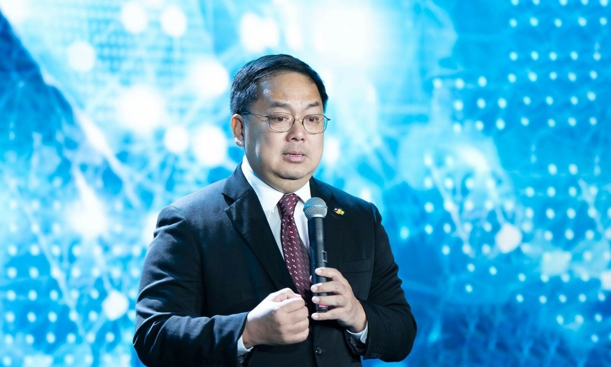 Ông Hoàng Nam Tiến từng đảm nhận nhiều vị trí quan trọng tại Tập đoàn FPT. Ông Hoàng Nam Tiến từng đảm nhận nhiều vị trí quan trọng tại Tập đoàn FPT.