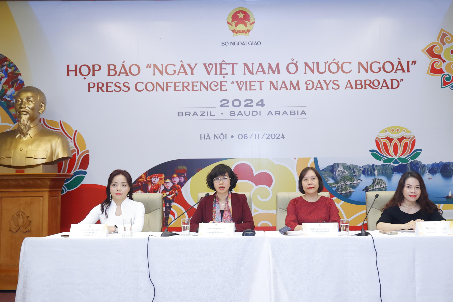 Bà Lê Thị Hồng Vân, Vụ trưởng Vụ Ngoại giao Văn hóa và UNESCO, Bộ Ngoại giao - Trưởng ban tổ chức giới thiệu chương trình “Ngày Việt Nam ở nước ngoài 2024”.