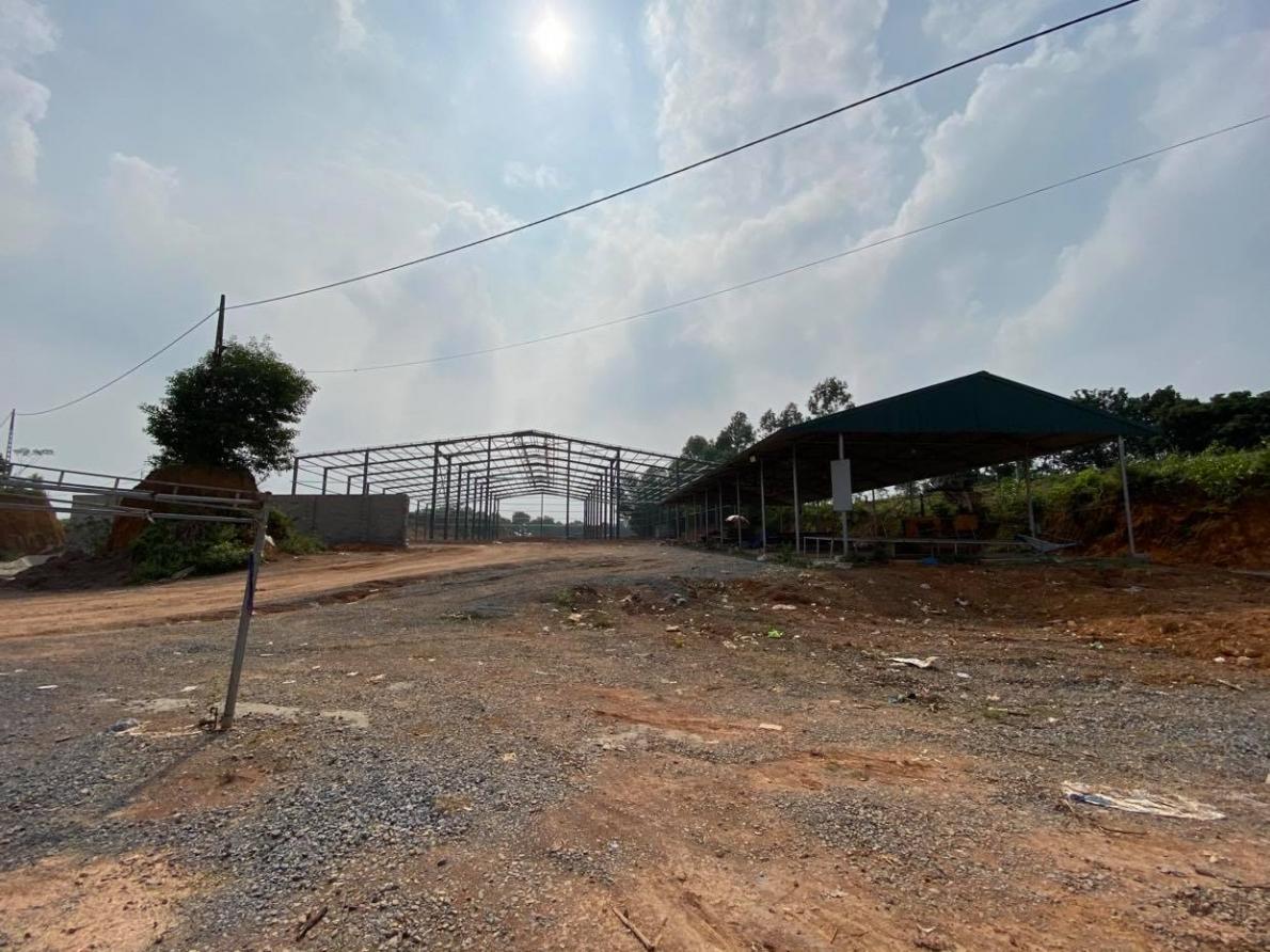 Phát hiện xưởng in xây không phép của chùa Khai Nguyên, phóng viên đã gọi điện “báo” cho ông Hà để ngăn chặn. Phát hiện xưởng in xây không phép của chùa Khai Nguyên, phóng viên đã gọi điện “báo” cho ông Hà để ngăn chặn.