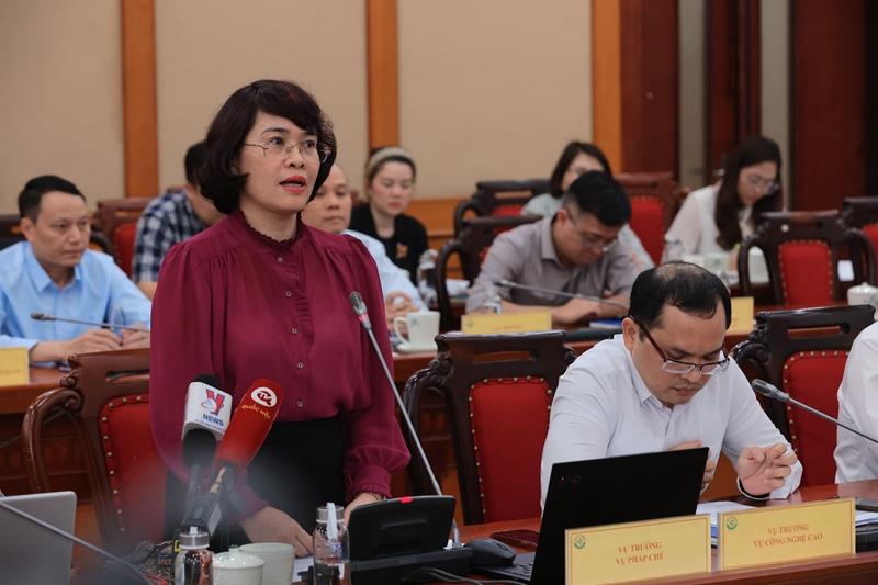 Bà Nguyễn Thị Ngọc Diệp - Vụ trưởng Vụ Pháp chế (Bộ KH&CN) trả lời báo chí tại buổi họp báo. Ảnh: TL