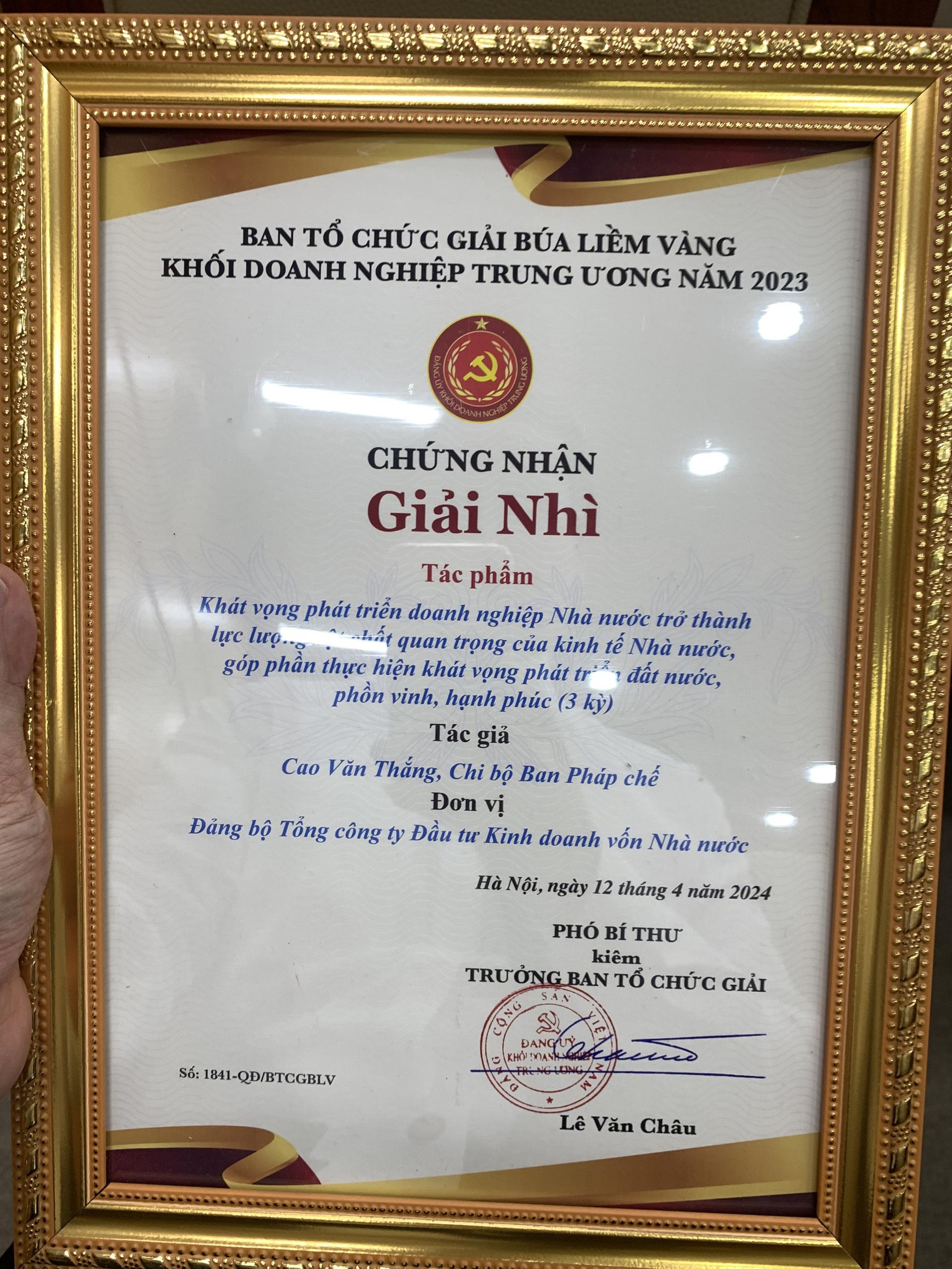 Chứng nhận giải Nhì của tác giả Cao Văn Thắng.