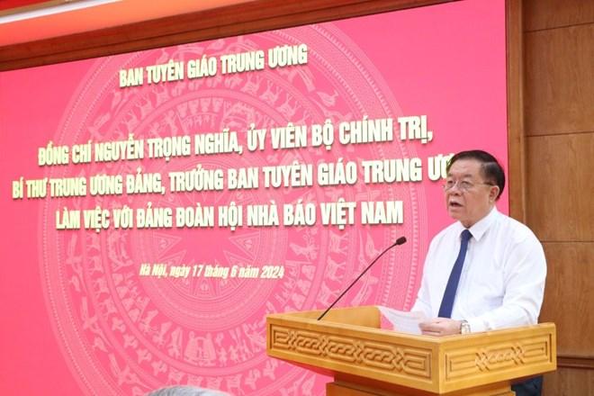 Ủy viên Bộ Chính trị, Bí thư Trung ương Đảng, Trưởng Ban Tuyên giáo Trung ương Nguyễn Trọng Nghĩa phát biểu tại buổi làm việc.