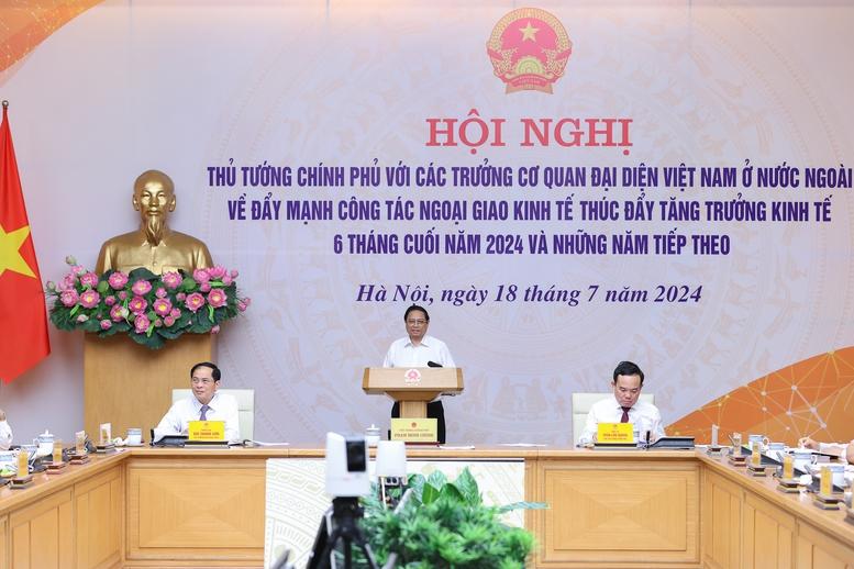 Thủ tướng Phạm Minh Chính phát biểu tại Hội nghị đẩy mạnh công tác ngoại giao kinh tế.