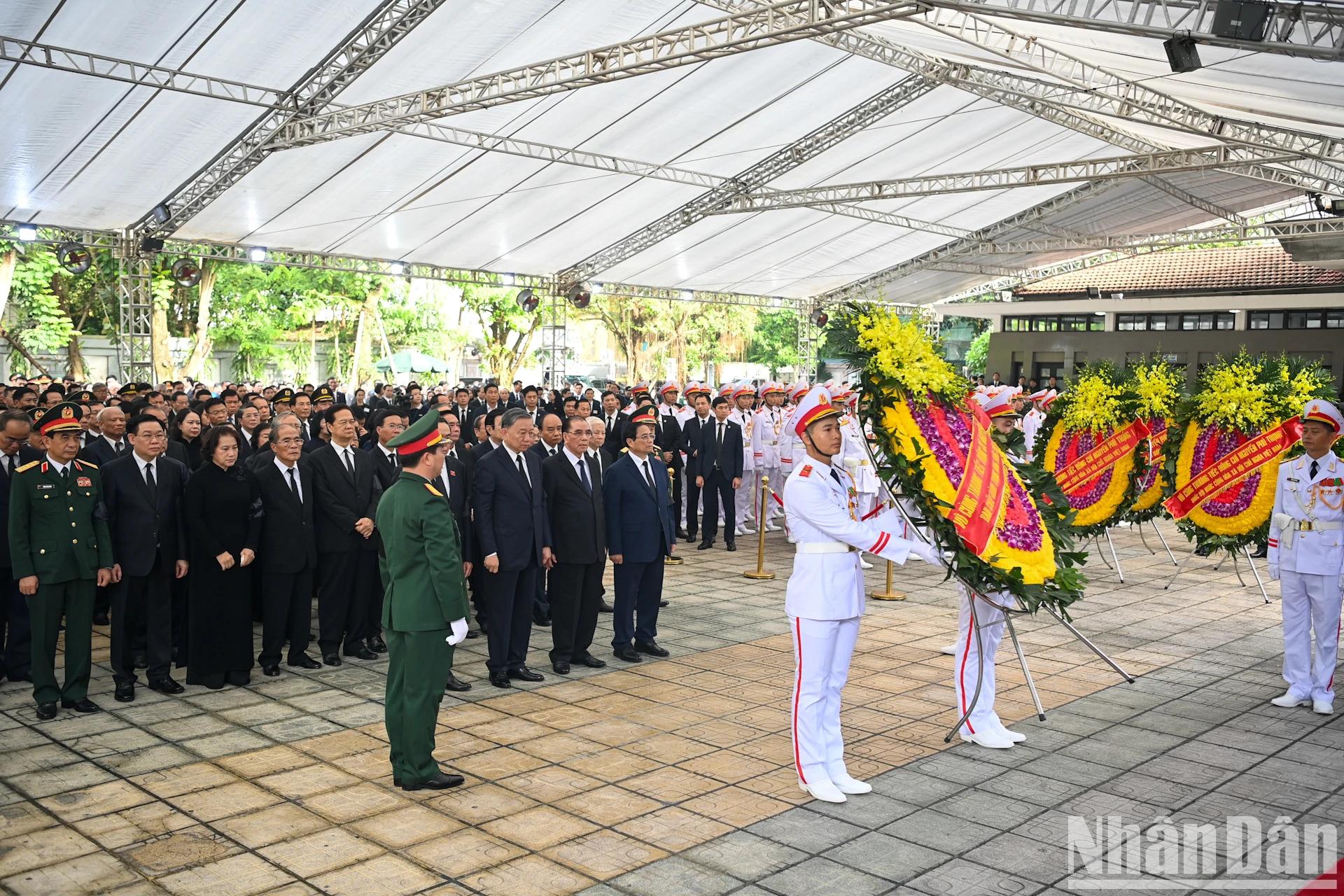 [Ảnh] Lãnh đạo Đảng, Nhà nước và Mặt trận Tổ quốc viếng Tổng Bí thư Nguyễn Phú Trọng - ảnh 2