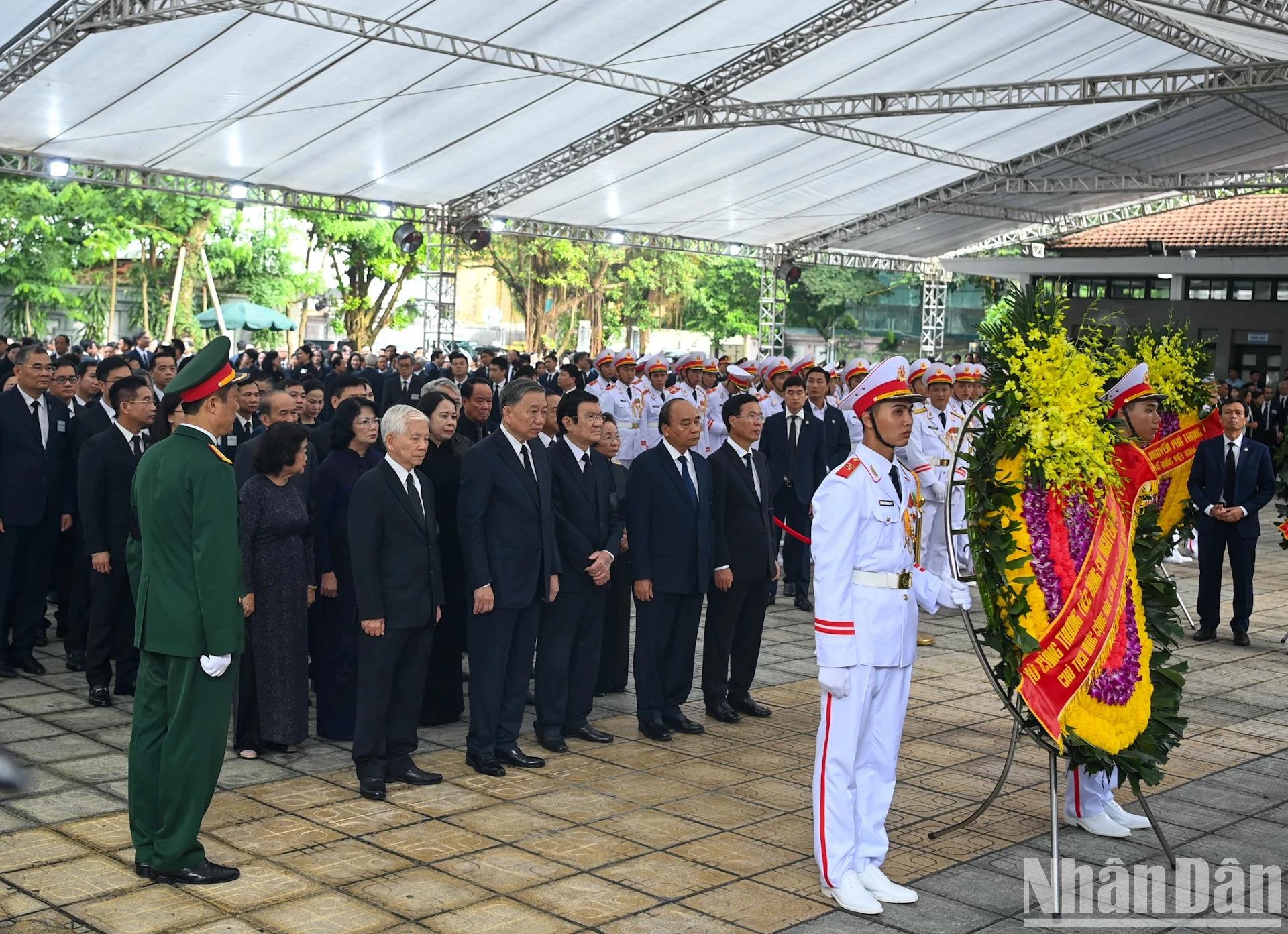 [Ảnh] Lãnh đạo Đảng, Nhà nước và Mặt trận Tổ quốc viếng Tổng Bí thư Nguyễn Phú Trọng - ảnh 5