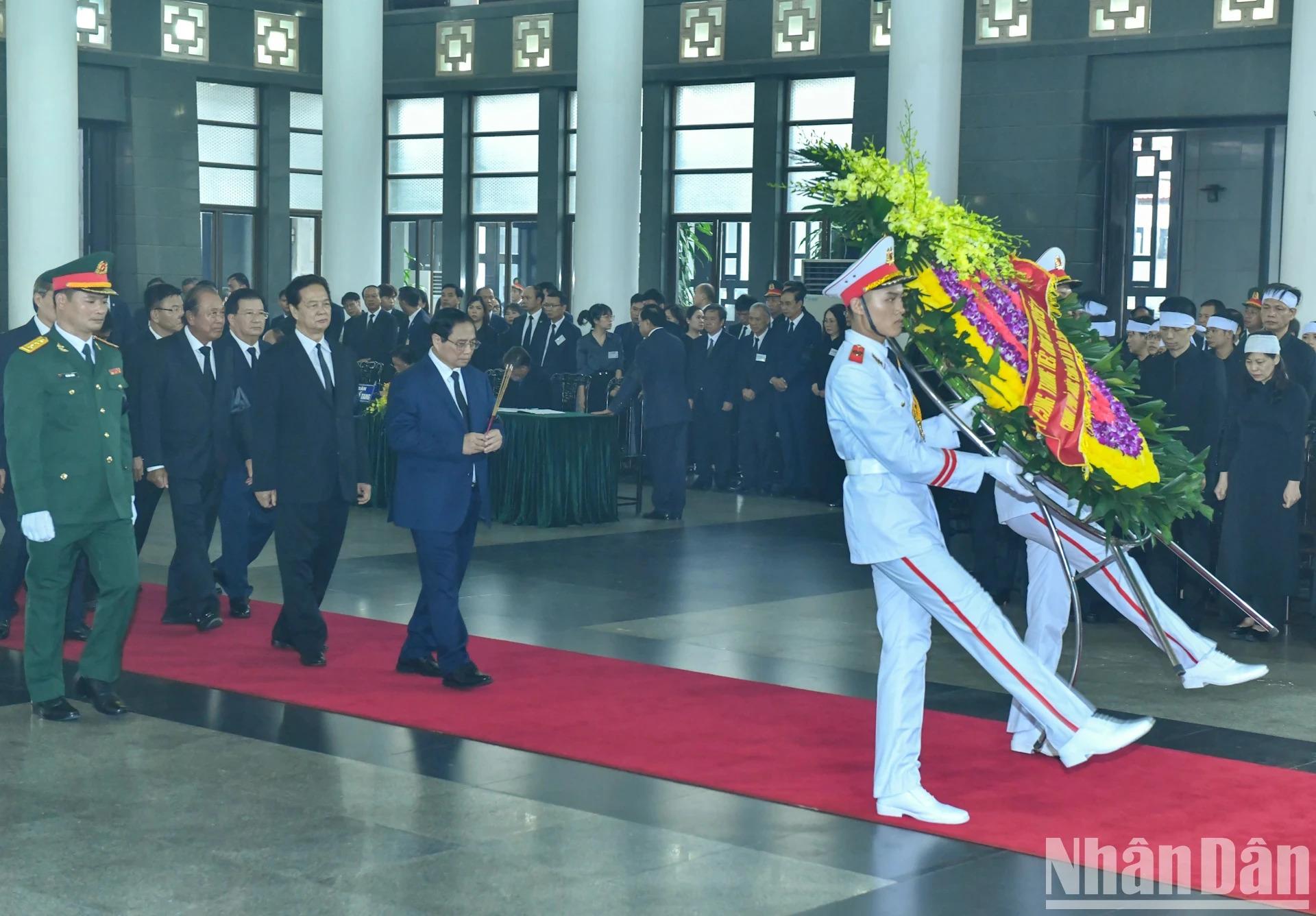 [Ảnh] Lãnh đạo Đảng, Nhà nước và Mặt trận Tổ quốc viếng Tổng Bí thư Nguyễn Phú Trọng - ảnh 9