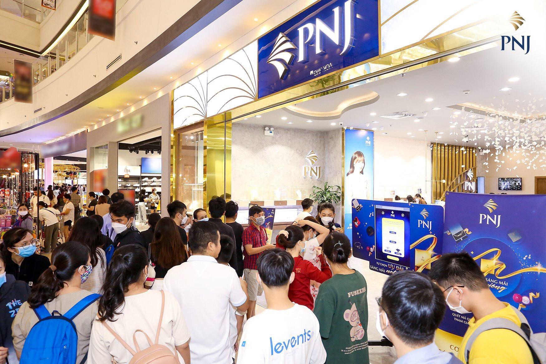 PNJ ghi nhận doanh thu thuần đạt hơn 22.000 tỷ đồng trong nửa đầu năm