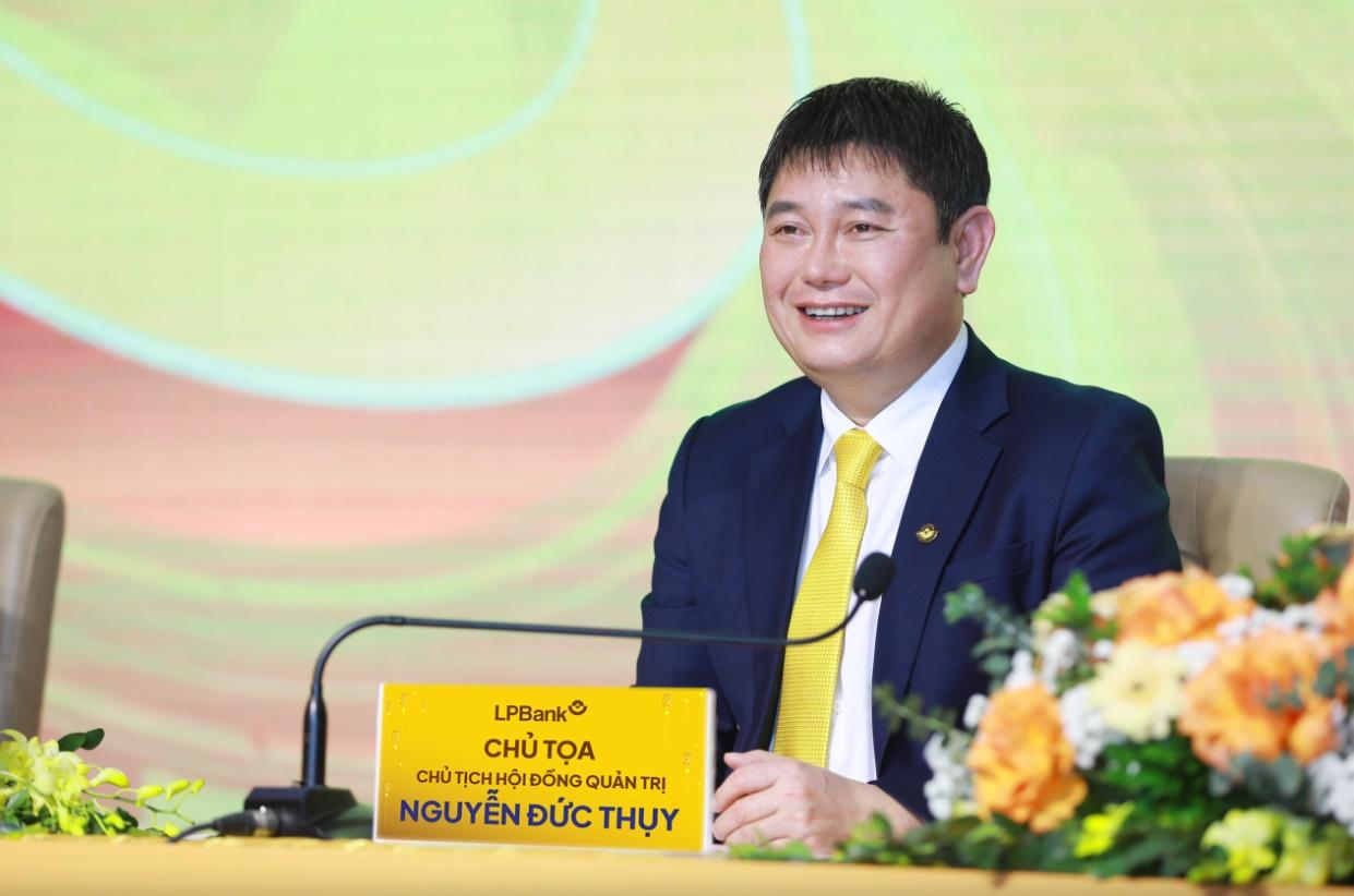 Ông Nguyễn Đức Thụy đang nắm giữ bao nhiêu cổ phiếu tại LPBank?