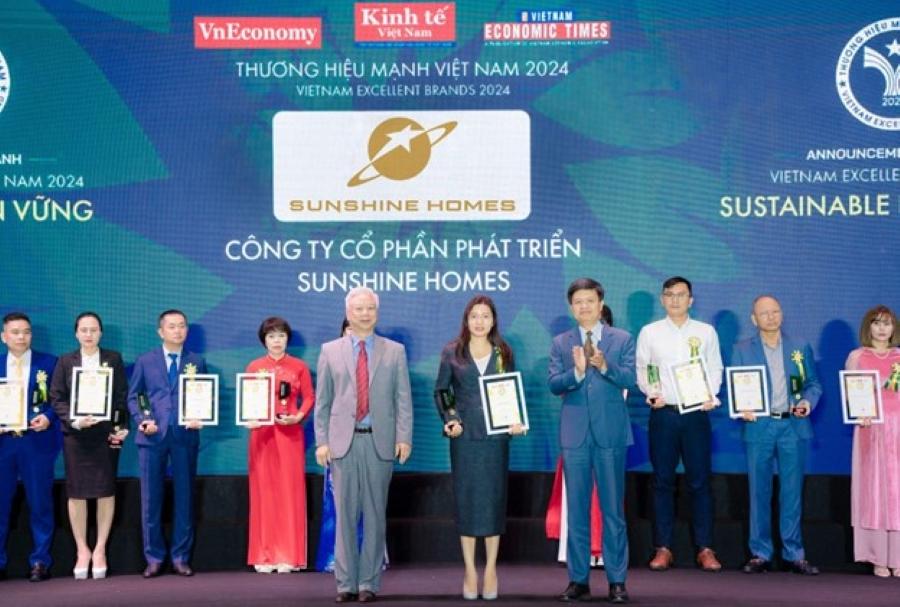 Tổng Giám đốc Sunshine Homes, bà Đỗ Thị Định đã đại diện công ty nhận vinh danh trong Top “Thương hiệu Mạnh - Phát triển bền vững 2024” tại Chương trình Thương hiệu Mạnh Việt Nam lần thứ 21.