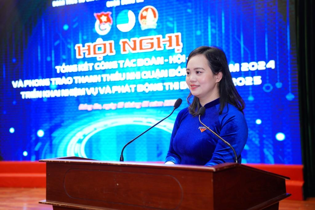 Đồng chí Nguyễn Thị Thanh Tâm - Ủy viên BCH Thành Đoàn, Bí thư Quận đoàn, Chủ tịch Hội LHTN Việt Nam Quận, Chủ tịch Hội đồng Đội quận Đống Đa phát biểu tại hội nghị.