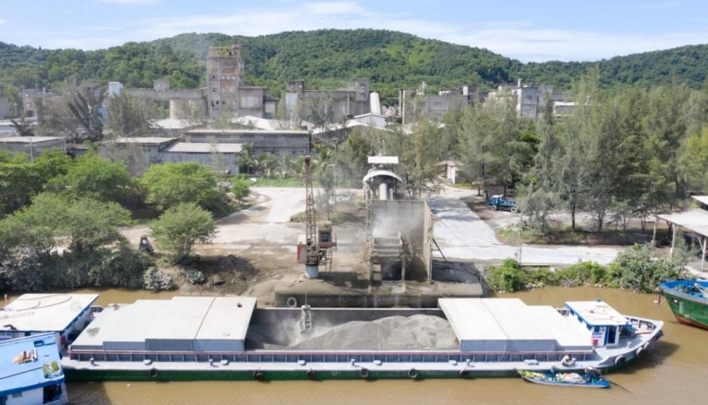 Nhà máy xi măng Hà Tiên Kiên Giang. Nhà máy xi măng Hà Tiên Kiên Giang.