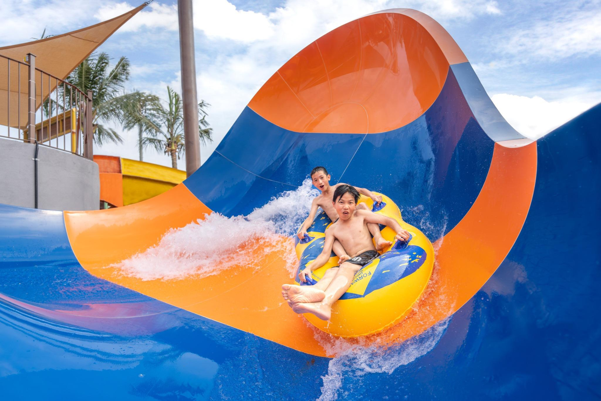 Sun World Sầm Sơn là điểm “giải nhiệt” yêu thích của nhiều du khách. Sun World Sầm Sơn là điểm “giải nhiệt” yêu thích của nhiều du khách.