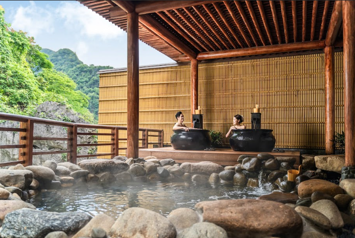 Nghỉ ngơi tái tạo năng lượng tại Yoko Onsen Quang Hanh. Nghỉ ngơi tái tạo năng lượng tại Yoko Onsen Quang Hanh.