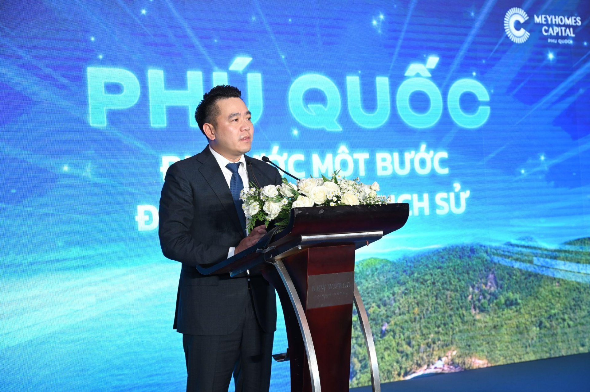 Ông Nguyễn Duy Chính - Tổng Giám đốc Tập đoàn Tân Á Đại Thành, đại diện Chủ đầu tư phát biểu tại sự kiện. Ông Nguyễn Duy Chính - Tổng Giám đốc Tập đoàn Tân Á Đại Thành, đại diện Chủ đầu tư phát biểu tại sự kiện.