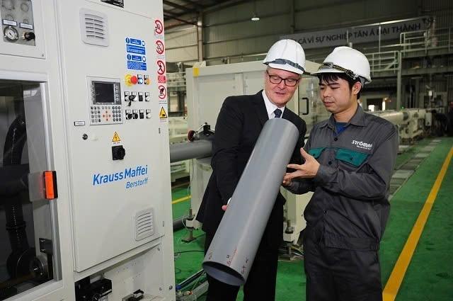 Ströman sở hữu hệ thống máy móc công nghệ hiện đại được nhập khẩu từ CHLB Đức. Ströman sở hữu hệ thống máy móc công nghệ hiện đại được nhập khẩu từ CHLB Đức.