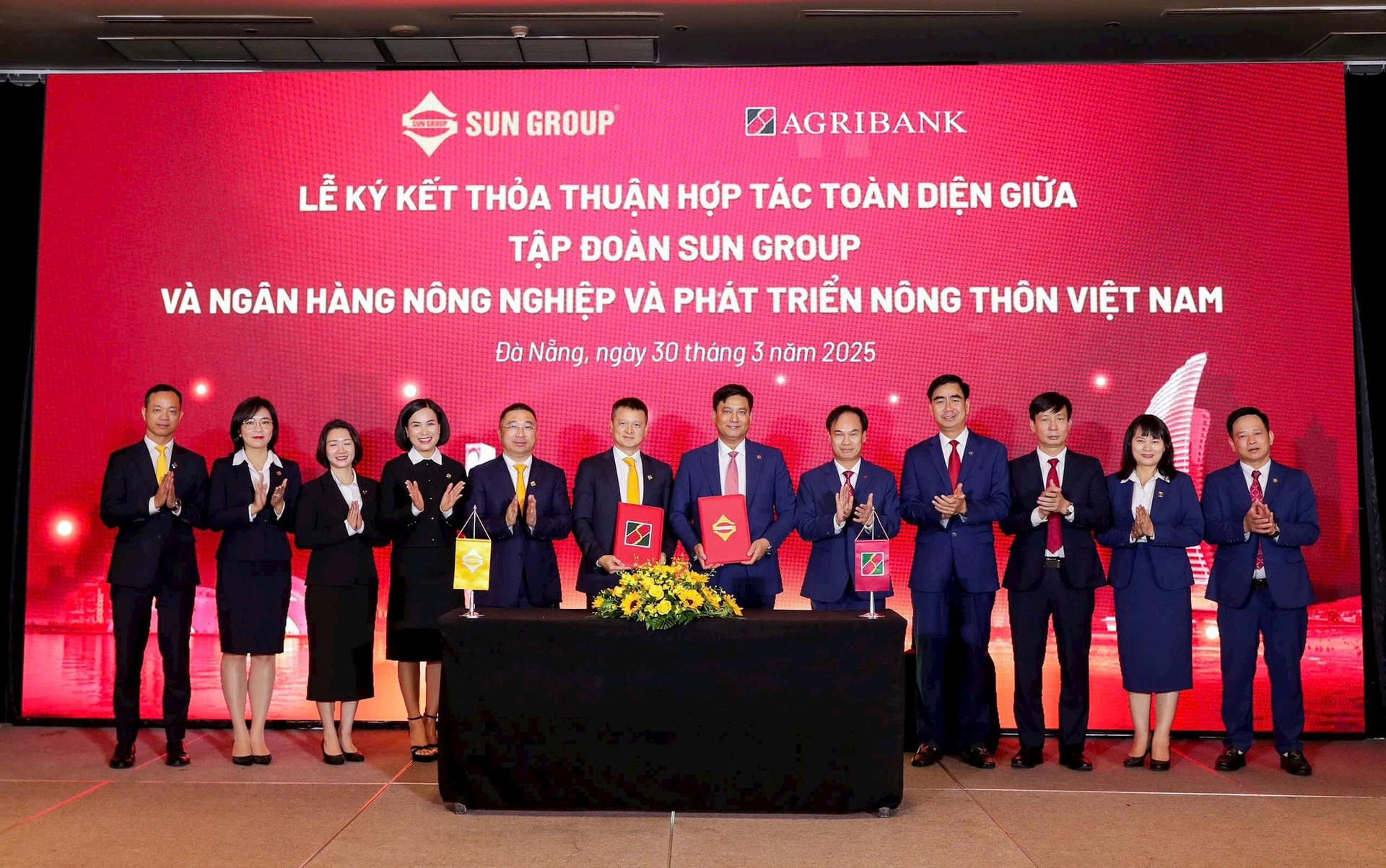 Xác định vai trò đặc biệt quan trọng của khách hàng đối tác, trong định hướng hoạt động, Agribank chú trọng tăng cường hợp tác cùng các doanh nghiệp trên nhiều lĩnh vực, phát huy tối đa tiềm năng và thế mạnh để cùng phát triển. Xác định vai trò đặc biệt quan trọng của khách hàng đối tác, trong định hướng hoạt động, Agribank chú trọng tăng cường hợp tác cùng các doanh nghiệp trên nhiều lĩnh vực, phát huy tối đa tiềm năng và thế mạnh để cùng phát triển.