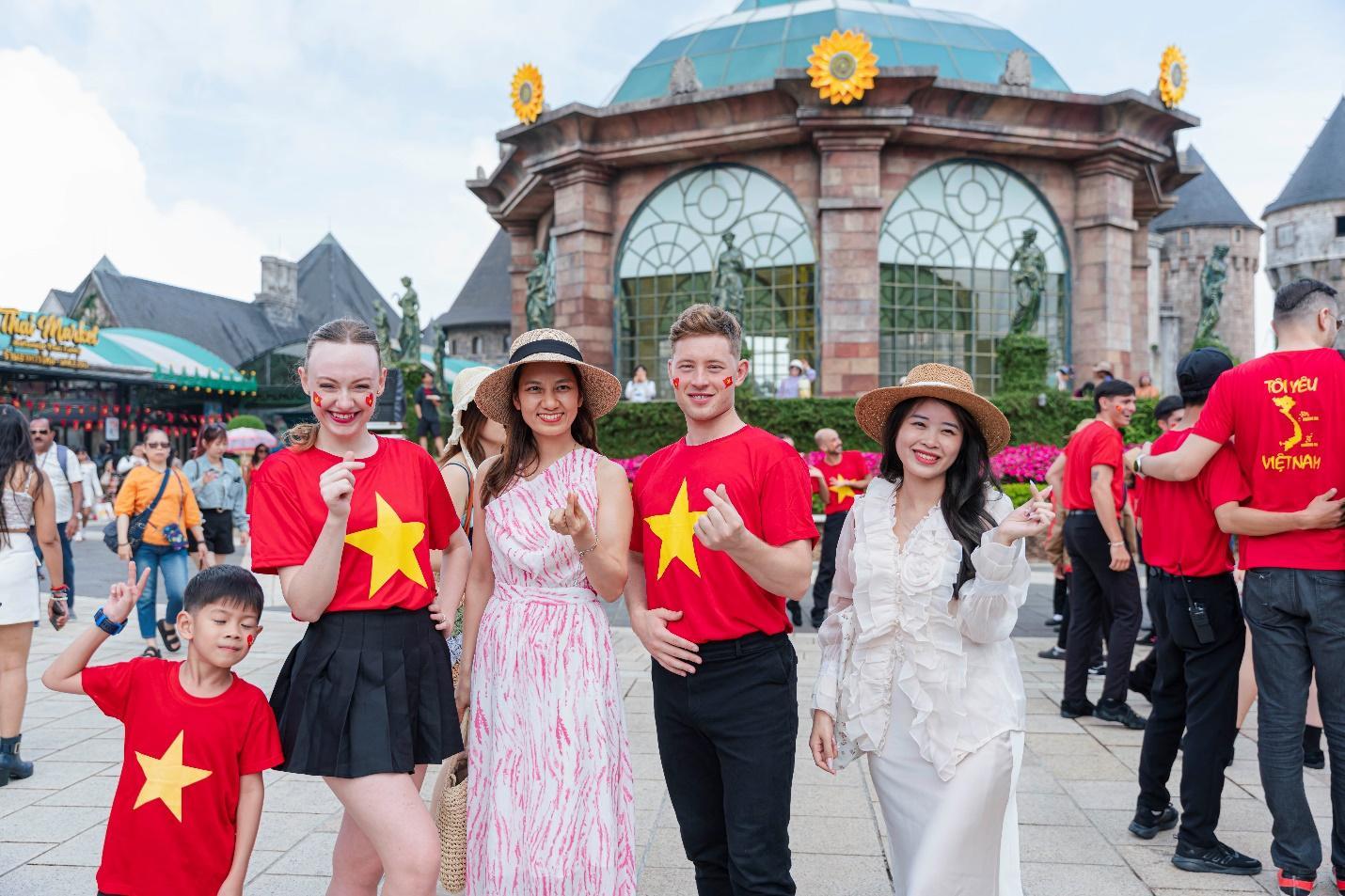 Hàng chục ngàn du khách ghé thăm Sun World Ba Na Hills trong hai ngày đầu nghỉ lễ 30/4 - ảnh 11 Hàng chục ngàn du khách ghé thăm Sun World Ba Na Hills trong hai ngày đầu nghỉ lễ 30/4 - ảnh 11
