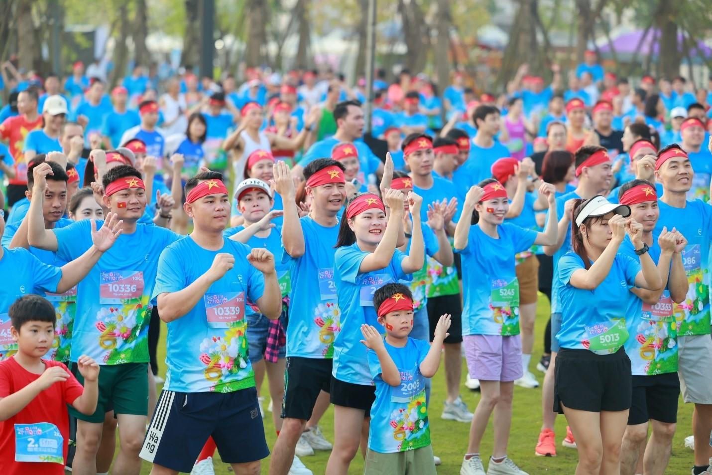 Hàng nghìn người có kỳ nghỉ lễ vui khỏe, bổ ích tại Eco Central Park. Hàng nghìn người có kỳ nghỉ lễ vui khỏe, bổ ích tại Eco Central Park.