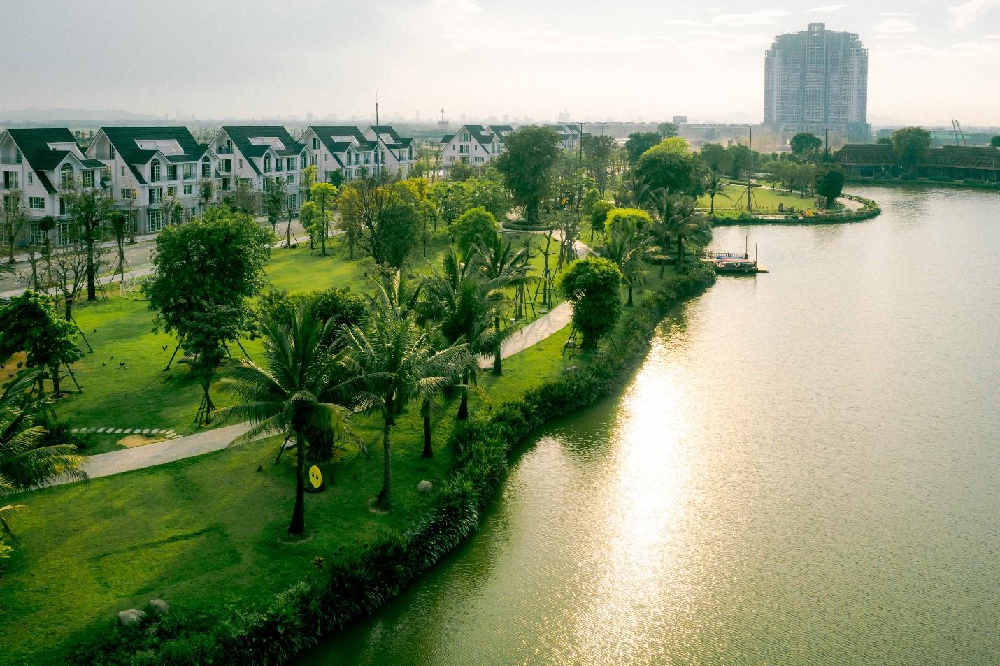 Eco Central Park có 50ha là diện tích cây xanh, mặt nước. Eco Central Park có 50ha là diện tích cây xanh, mặt nước.