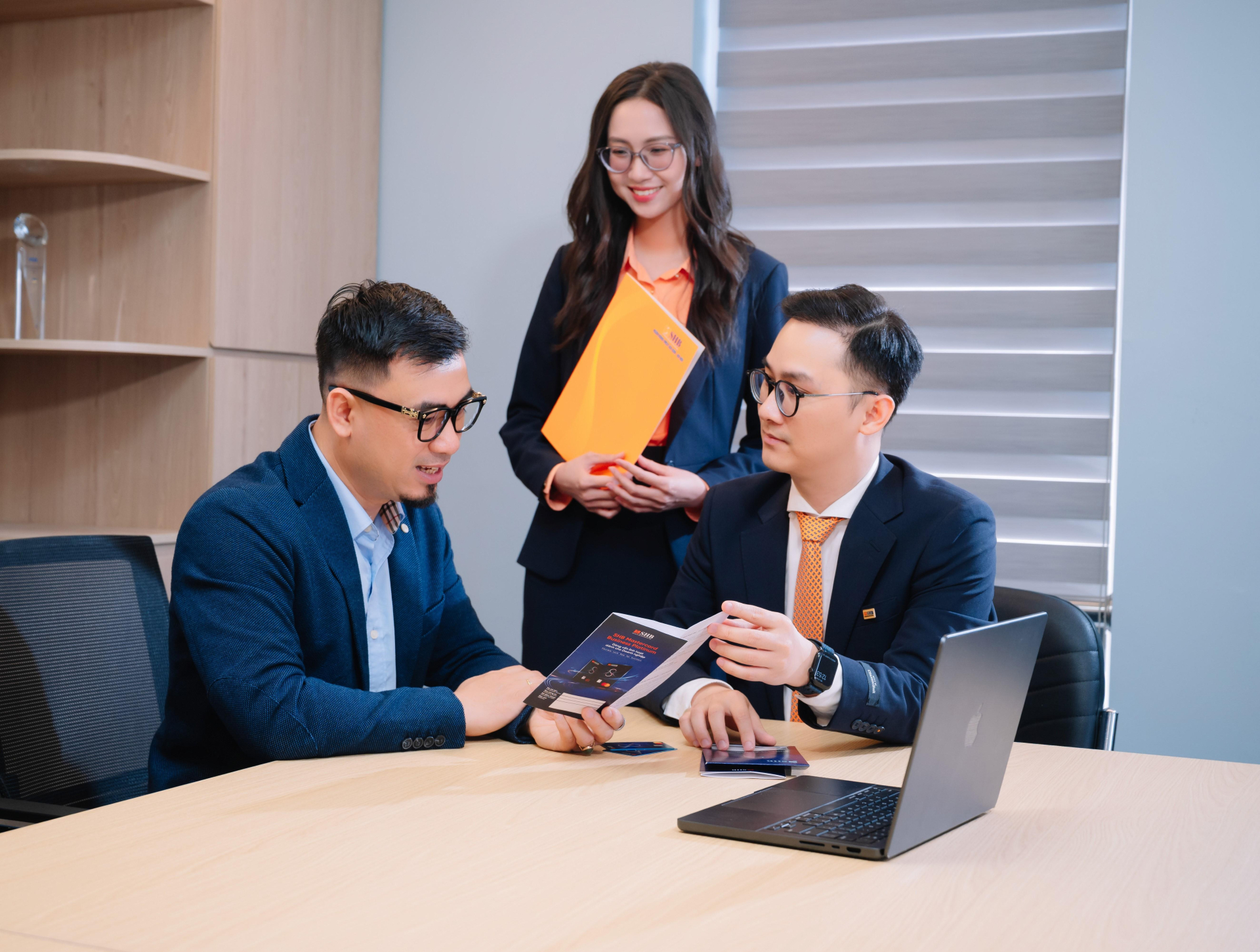 SHB triển khai ưu đãi hấp dẫn dành cho khách hàng doanh nghiệp khi mở thẻ tín dụng SHB Mastercard Business Platinum. SHB triển khai ưu đãi hấp dẫn dành cho khách hàng doanh nghiệp khi mở thẻ tín dụng SHB Mastercard Business Platinum.
