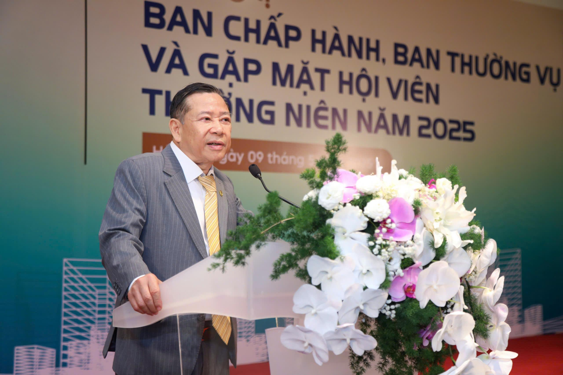 TS. Nguyễn Văn Khôi - Chủ tịch Hiệp hội Bất động sản Việt Nam (VNREA) phát biểu khai mạc hội nghị. (Ảnh: VNREA) TS. Nguyễn Văn Khôi - Chủ tịch Hiệp hội Bất động sản Việt Nam (VNREA) phát biểu khai mạc hội nghị. (Ảnh: VNREA)
