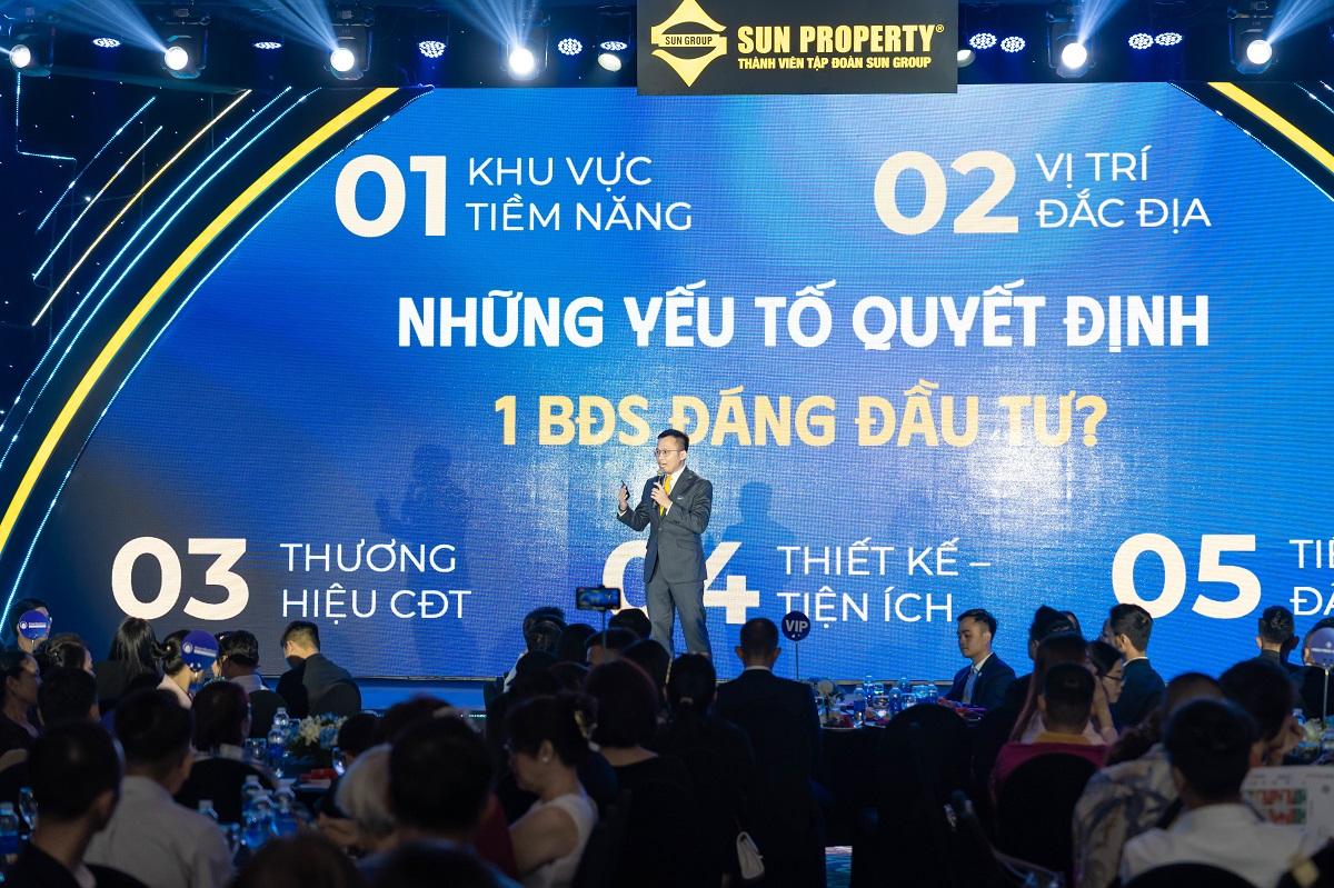 Đại diện chủ đầu tư giới thiệu về dự án. (Ảnh Minh Anh) Đại diện chủ đầu tư giới thiệu về dự án. (Ảnh Minh Anh)