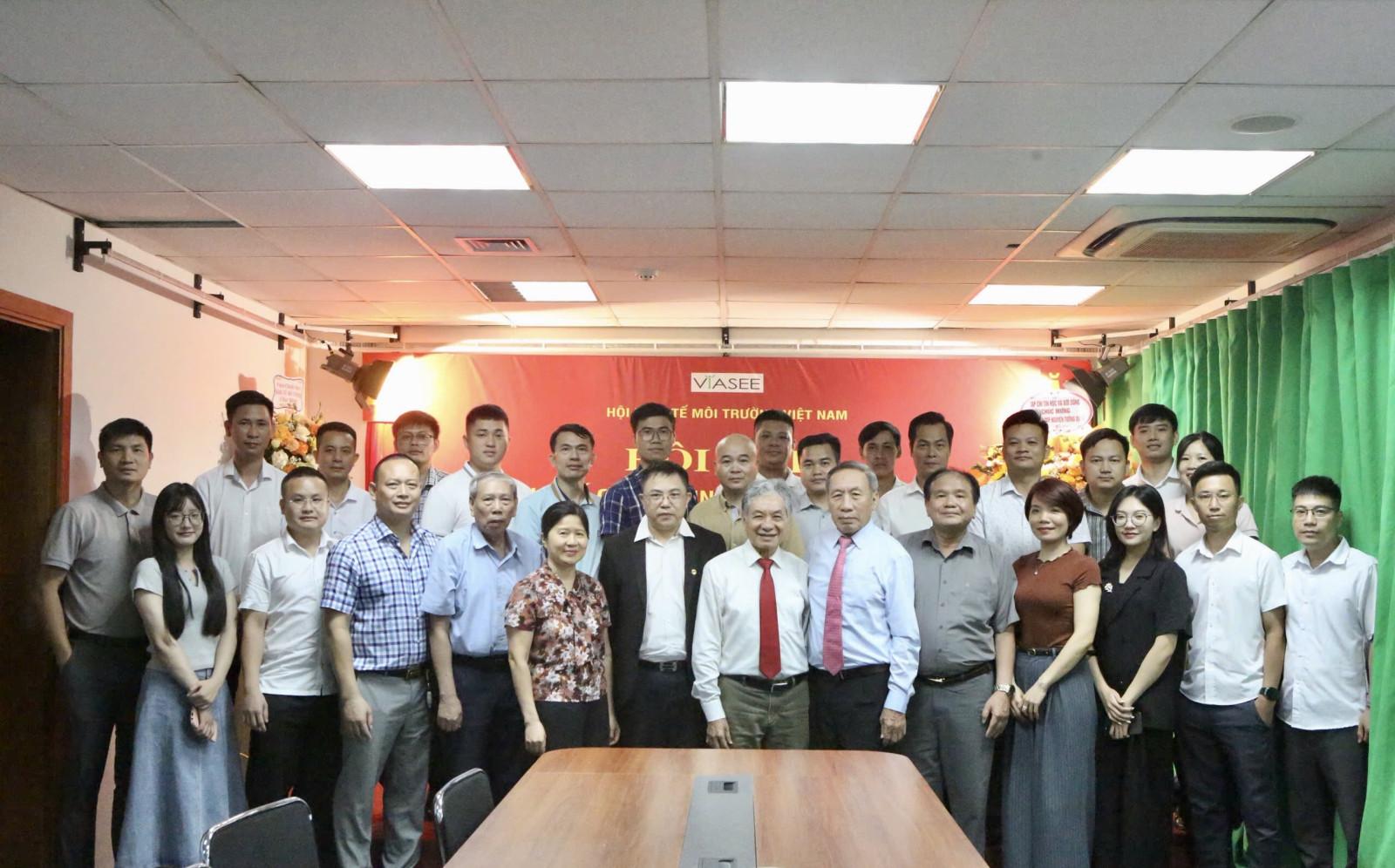 Tập thể lãnh đạo Hội và Tạp chí Kinh tế Môi trường. Tập thể lãnh đạo Hội và Tạp chí Kinh tế Môi trường.