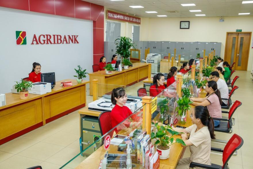 Agribank chủ động và tích cực cung ứng vốn cho khách hàng phát triển kinh tế. Agribank chủ động và tích cực cung ứng vốn cho khách hàng phát triển kinh tế.