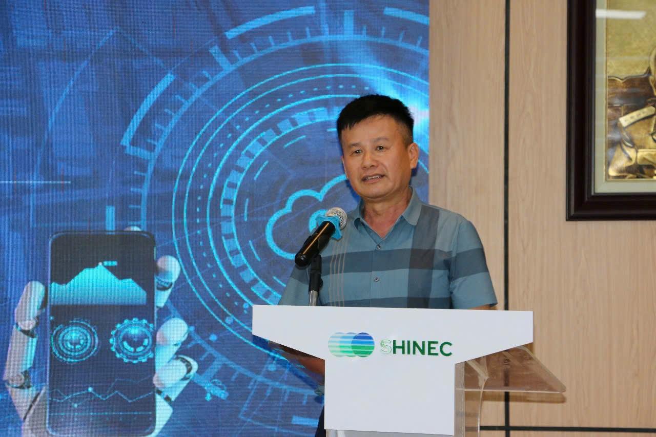Ông Phạm Hồng Điệp – Chủ tịch công ty Cổ phần Shinec phát biểu tại buổi lễ. Ông Phạm Hồng Điệp – Chủ tịch công ty Cổ phần Shinec phát biểu tại buổi lễ.