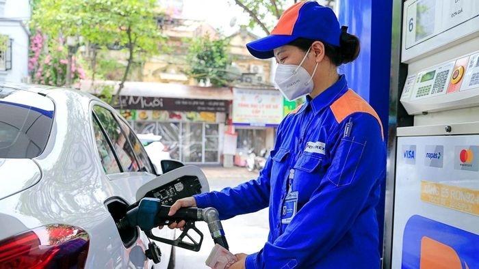 Giá xăng dầu tăng mạnh trở lại. (Ảnh minh họa) Giá xăng dầu tăng mạnh trở lại. (Ảnh minh họa)