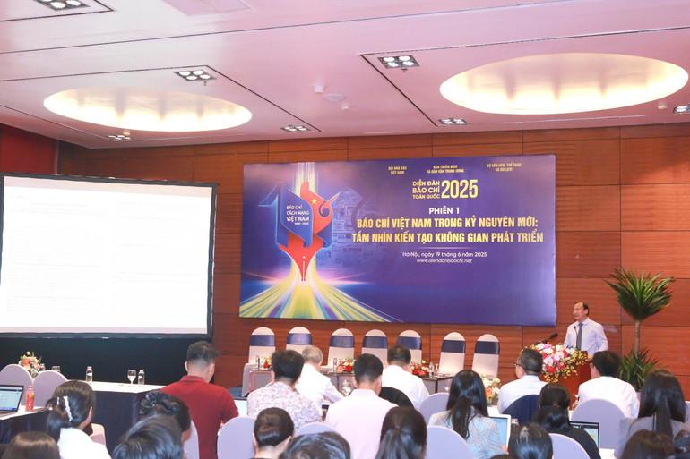 Theo PGS.TS Lê Hải Bình, báo chí Việt Nam đang đứng trước một ngã rẽ lớn, nơi mỗi lựa chọn hôm nay sẽ định hình diện mạo ngày mai. (Ảnh: BTC) Theo PGS.TS Lê Hải Bình, báo chí Việt Nam đang đứng trước một ngã rẽ lớn, nơi mỗi lựa chọn hôm nay sẽ định hình diện mạo ngày mai. (Ảnh: BTC)