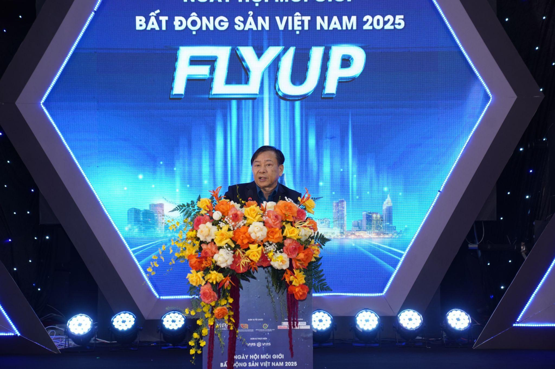 TS. Nguyễn Văn Khôi – Chủ tịch Hiệp hội Bất động sản Việt Nam (VNREA) phát biểu chỉ đạo tại sự kiện. TS. Nguyễn Văn Khôi – Chủ tịch Hiệp hội Bất động sản Việt Nam (VNREA) phát biểu chỉ đạo tại sự kiện.