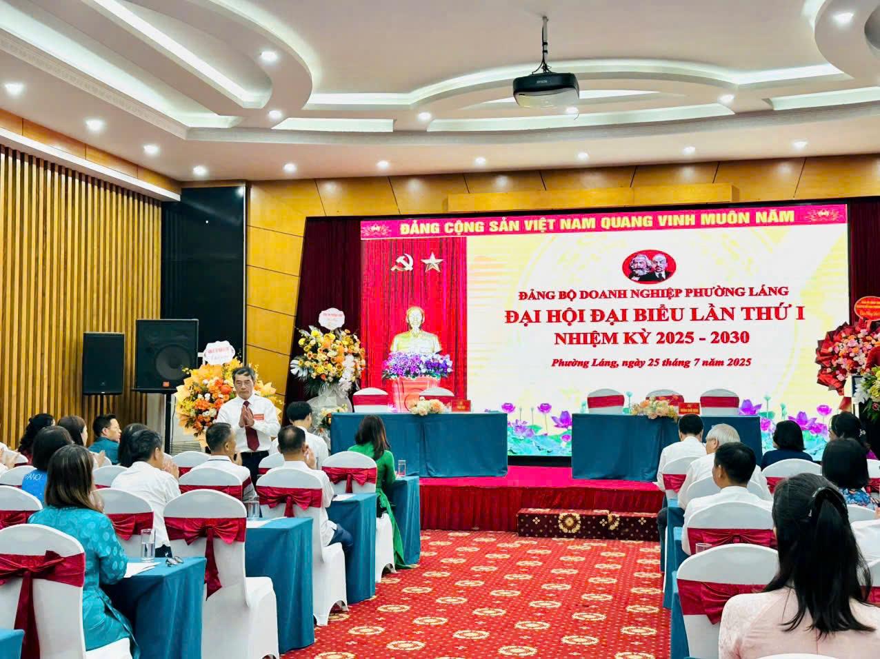 Đại hội đại biểu Đảng bộ Doanh nghiệp phường Láng (TP. Hà Nội). Đại hội đại biểu Đảng bộ Doanh nghiệp phường Láng (TP. Hà Nội).