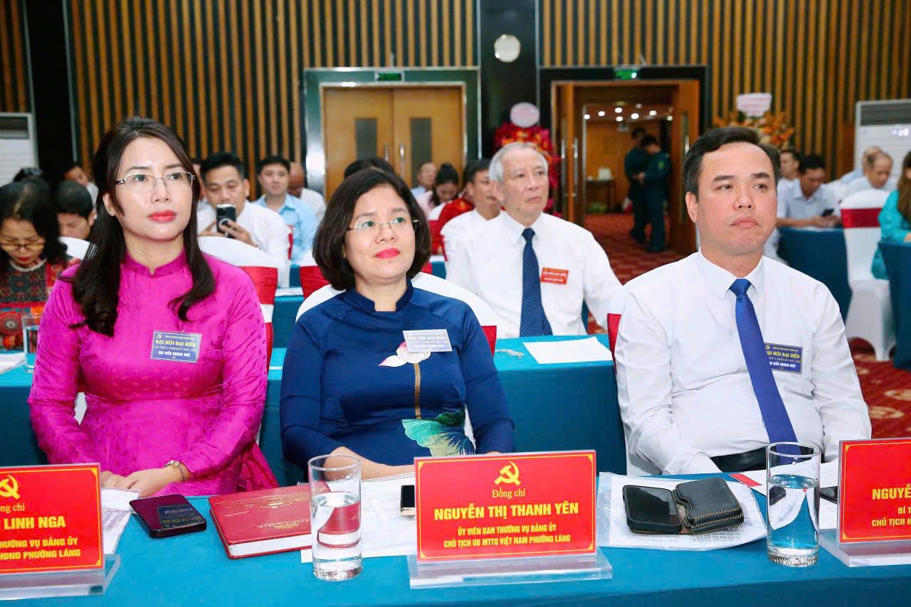 Đại diện các lãnh đạo phường Láng tham dự và chỉ đạo Đại hội. Đại diện các lãnh đạo phường Láng tham dự và chỉ đạo Đại hội.